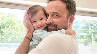 Γιώργος Λιανός | Μας δείχνει για πρώτη φορά το πρόσωπο της 8 μηνών κόρης του