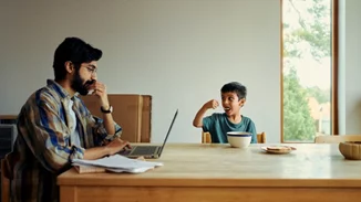 Πώς η Volvo γίνεται παγκόσμιο πρότυπο στηρίζοντας τους νέους γονείς