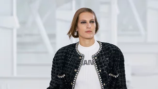 H τάση στα jeans που θα σε βάλει σιγά-σιγά σε ανοιξιάτικο mood