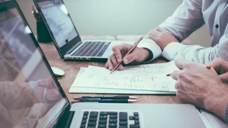 Στο "μικροσκόπιο" του ΥΠΟΙΚ οι ελ. επαγγελματίες που δηλώνουν συστηματικά εξαιρετικά χαμηλά εισοδήματα