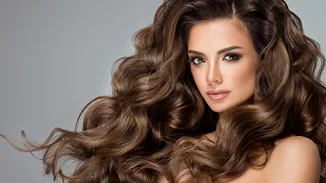 "French Disco" Hairstyle | Το χτένισμα από τα 70s που θα γίνει το αγαπημένο σου φέτος το καλοκαίρι