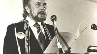 Γιάννης Ρίτσος | "Γιέ μου, σπλάχνο των σπλάχνων μου, καρδούλα της καρδιάς μου"