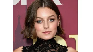 Emma Corrin | Το νέο επαγγελματικό της βήμα μετά το The Crown