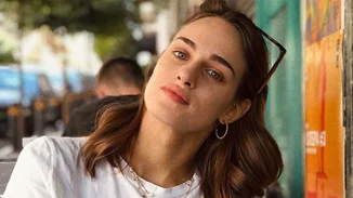 Τα εναλλακτικά Χριστούγεννα της Μαρίας Βοσκοπούλου | Στο στολισμένο σπίτι της παρέα με τους φίλους της