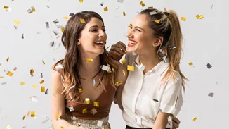 Happy Women’s Day | Πού θα βρεις επώνυμα καλλυντικά στις πιο οικονομικές τιμές