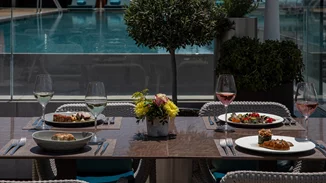 World Cocktail Month | Το Atnens Capital Hotel – MGallery Collection γιορτάζει την έναρξη του καλοκαιριού