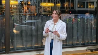 Τατιάνα Στεφανίδου | Με τη Ζara midi φούστα που ξεχωρίζει τη νέα σεζόν