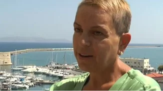 Αντιγόνη Ανδρεάκη | Η παρουσιάστρια που δίνει μάχη με τον καρκίνο του μαστού επέστρεψε στους τηλεοπτικούς δέκτες