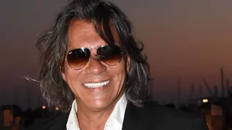 Ο Ηλίας Ψινάκης σε νεανική ηλικία σε διαφήμιση φραπέ - Μόλις 22 ετών