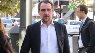 Νικόλαος Ντε Γκρες | Η έξοδος στο κέντρο της Αθήνας χωρίς τη Χρυσή Βαρδινογιάννη