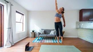 Πώς συνδέεται το ύψος με την υγεία; Μία νέα έρευνα δίνει τεράστια σημασία σε κάθε χαμένο εκατοστό