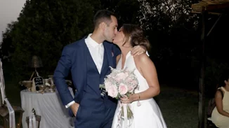 Μάρτζυ Λαζάρου & Τάσος Παπαπέτρου | Δείτε φωτογραφίες από τον μαγικό γάμο τους και από την βάφτιση της κόρης τους