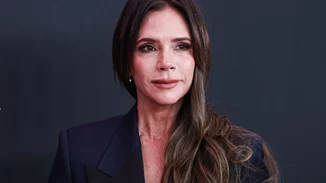 Η Victoria Beckham σε μία εξομολογητική συνέντευξη | Ο λόγος που δεν χαμογελά ποτέ στις δημόσιες εμφανίσεις της δεν είναι επειδή είναι σνομπ