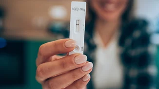 Ξεκινά η δωρεάν διάθεση self test ενόψει εορτών - Πώς θα γίνει η διανομή