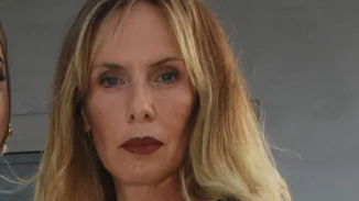 Εβελίνα Παπούλια | "Λατρεύω τα μπότοξ"