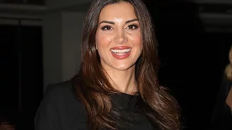 Σταματίνα Τσιμτσιλή | Βραδιά με τις φίλες της - Tα bold σκουλαρίκια της