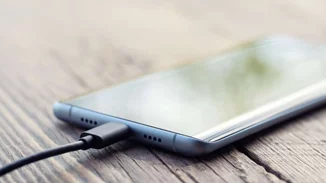 Πώς μπορείς να φορτίσεις το κινητό σου χωρίς φορτιστή