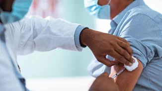 Έρχεται το εμβόλιο για τον αναπνευστικό ιό RSV - Ποιες ομάδες του πληθυσμού θα προηγηθούν