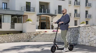 (Μετα)κινήσου ελεύθερα | Με το Xiaomi Electric Scooter 4 Pro Gen 2 πας όπου θες με ασφάλεια και στυλ