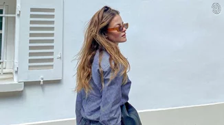 Η Γαία Μερκούρη προτείνει τον πιο cool τρόπο για να φορέσεις ένα denim σορτς αυτή την εποχή