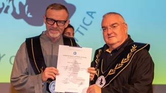 O Jo Nesbo αναγορεύθηκε Επίτιμος Διδάκτορας του Πανεπιστημίου Δυτικής Αττικής