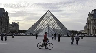 Λούβρο-Κλοπή | Οκτώ πολύτιμα αντικείμενα εκλάπησαν από ομάδα τεσσάρων ατόμων που αναζητούνται (εισαγγελέας του Παρισιού)