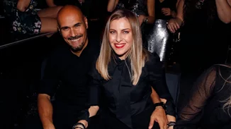 Full in Love | Ο Δημήτρης Σκουλός φωτογραφίζει τη σύζυγό του "Άντε να πεις όχι μετά"