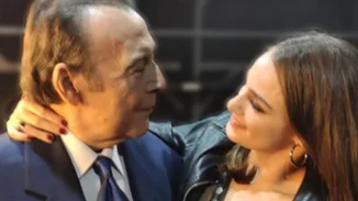 Μαρία Βοσκοπούλου | Δημοσίευσε φωτογραφία με τον Τόλη Βοσκόπουλο τρεις μήνες μετά τον θάνατό του