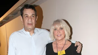 Ρούλα Κορομηλά | Η σπάνια εμφάνισή της στο Ηρώδειο με total black σύνολο