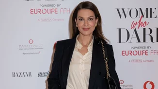 Η Τζίνα Αλιμόνου φόρεσε το τζιν παντελόνι με τον πιο chic τρόπο