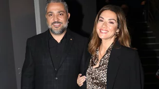 "Παντού μαζί" | Βάσω Λασκαράκη & Λευτέρης Σουλτάτος αγκαλιά σε θεατρική πρεμιέρα