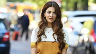 Είσαι καλεσμένη σε γάμο ή βάφτιση; Αυτό το floral φόρεμα θα σε αναδείξει ως την πιο καλοντυμένη