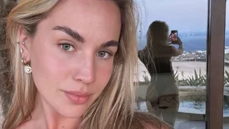 Αλεξάνδρα Εξαρχοπούλου | Τρώει το πιο ελληνικό πρωινό στην Τήνο