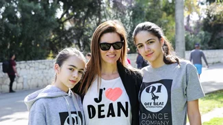 Όταν η Μιράντα Πατέρα πόζαρε με τις έφηβες κόρες της Αλεξάνδρα και Νταίζη Νίκα