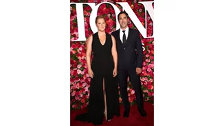 Η Amy Schumer μοιράζεται την προσωπική εμπειρία της υστερεκτομής της και στέλνει ένα ηχηρό μήνυμα σε όλες τις γυναίκες