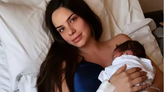 Σοφία Φυρού | Η πρώτη φωτογραφία με τον νεογέννητο γιο της από το μαιευτήριο