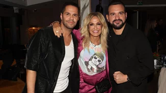 Η Άννα Βίσση μοιράζει μαθήματα στιλ | Ο κομψός τρόπος να φορέσεις τα sneakers στην καθημερινότητά σου