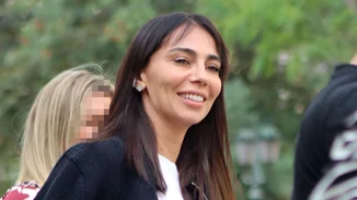 Η Ολυμπία Χοψονίδου με toffee nails | Το μανικιούρ που πρέπει να κάνεις το φθινόπωρο