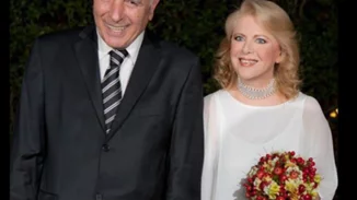 Έλενα Ακρίτα - Γιώργος Κυρίτσης | Αδημοσίευτη φωτογραφία από τον γάμο τους - Το λιτό νυφικό