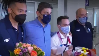 Ολυμπιακοί Αγώνες: Η αποθεωτική υποδοχή των Πετρούνια - Καραλή