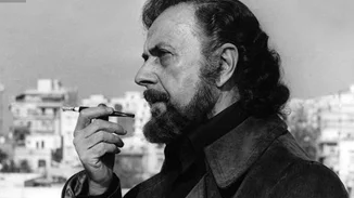 "Ποτέ δε φεύγουν τα νεκρά παιδιά απ’ τα σπίτια τους". Το συγκλονιστικό ποίημα του Γιάννη Ρίτσου, πιο επίκαιρο από ποτέ.