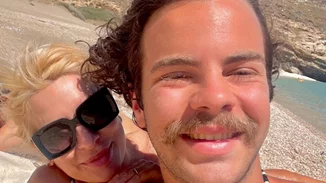 Ελένη Μενεγάκη | Οι τρυφερές ευχές στον γιο της, Άγγελο, για τη γιορτή του