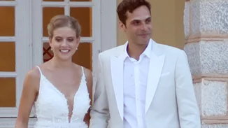 Γλυκάνισος | Η τηλεοπτική σύζυγος του Γιώργου Παπαγεωργίου φόρεσε το νυφικό της Δανάης Μιχαλάκη