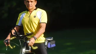 Success story | 83χρονος γιατρός και τριαθλητής άλλαξε την υγεία του στα 40 | Τα 4 μυστικά του