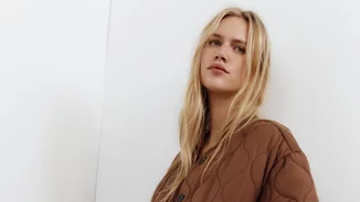 Καφέ, καπιτονέ, αδιάβροχο | Το μπουφάν από τη Zara που θα σε κρατήσει ζεστή στις κακοκαιρίες του χειμώνα