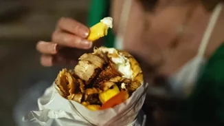 "Έσπασα" τη δίαιτα με σουβλάκια – Τι να κάνεις αμέσως μετά από ένα "βαρύ" γεύμα;