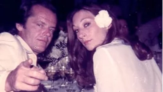 Anjelica Huston: Η υπεργυναίκα που έκλαιγε 3 ολόκληρες μέρες για τον Jack Nicholson