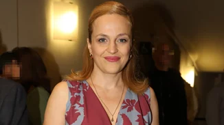 Η Έλενα Μαυρίδου στην επίσημη πρεμιέρα του συντρόφου της στο θέατρο