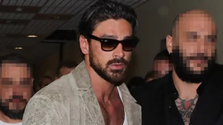 Ο Michele Morrone εντυπωσίασε στο MadWalk, τραγουδώντας live