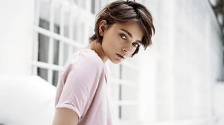 Το ύπουλο σημάδι που δείχνει ότι ίσως η επιδερμίδα σου γερνάει (πρόωρα)